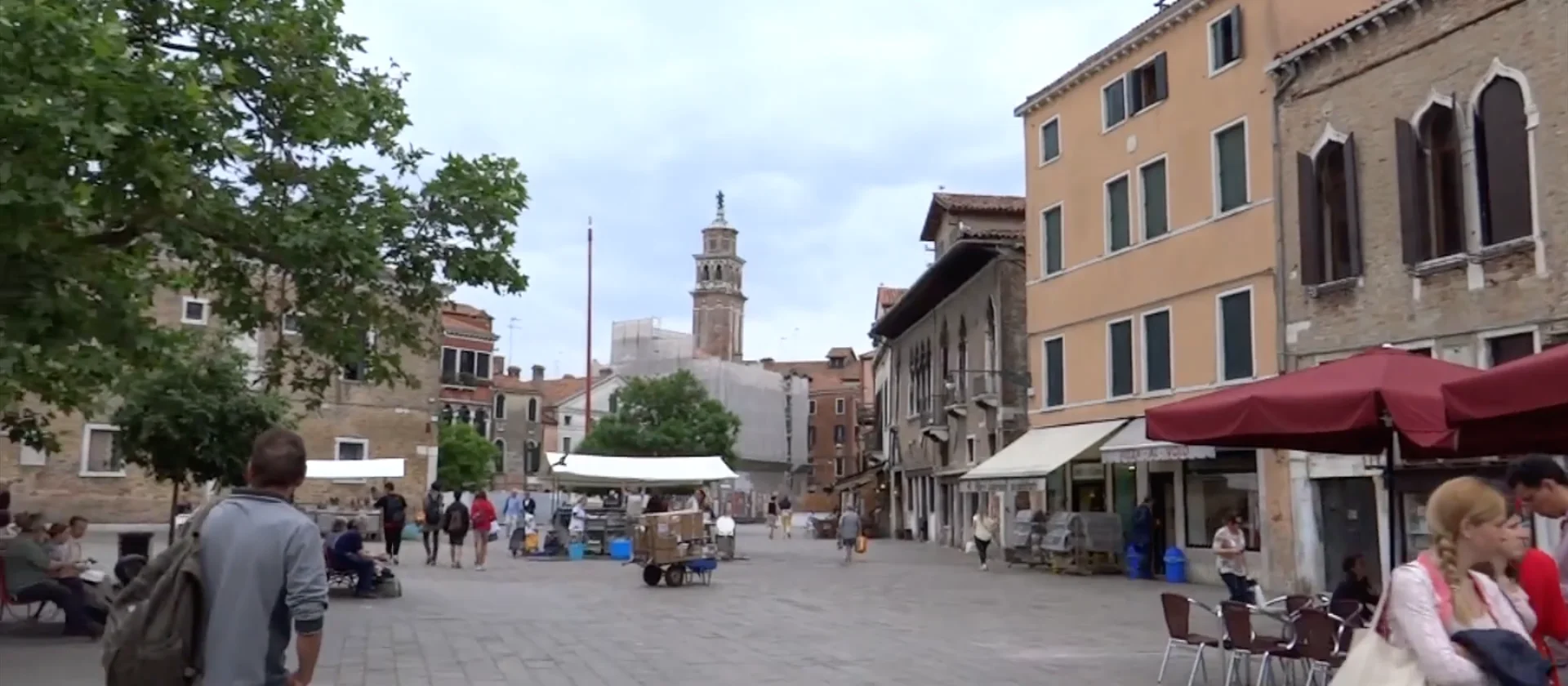 Wo findet man ein günstiges Hotel in der Nähe des Campo Santa Margherita in Venedig?